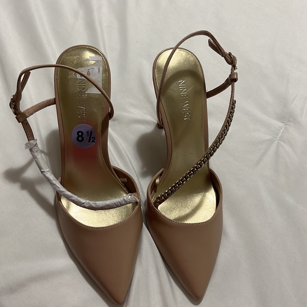 New. Nine West nude heels size 8.5